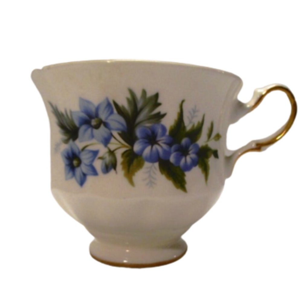 Queen Anne Tea Cup-Bone China-Daisy Patern-Made In England-Pattent # 8565